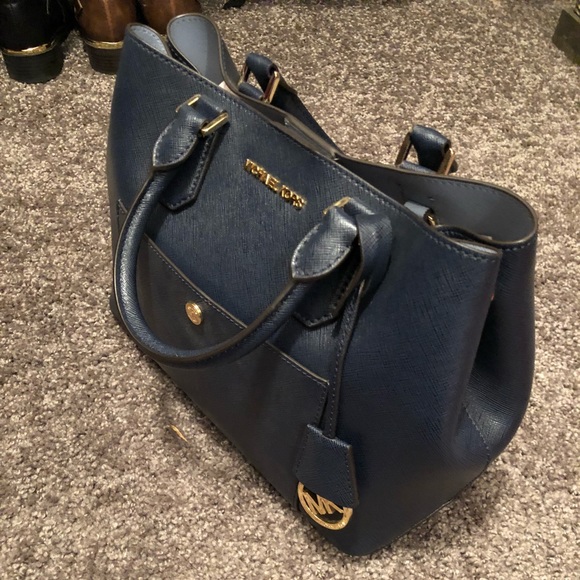 Michael Kors purses - Picture 2 of 8